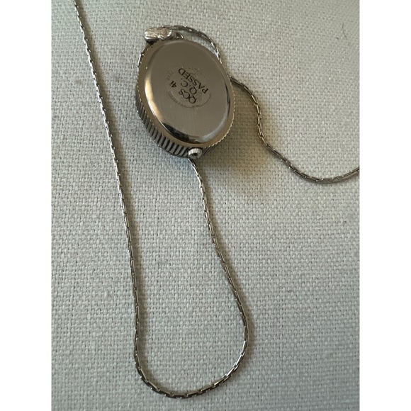 Vanity Fair Cameo Watch Locket - Picture 5 of 5
